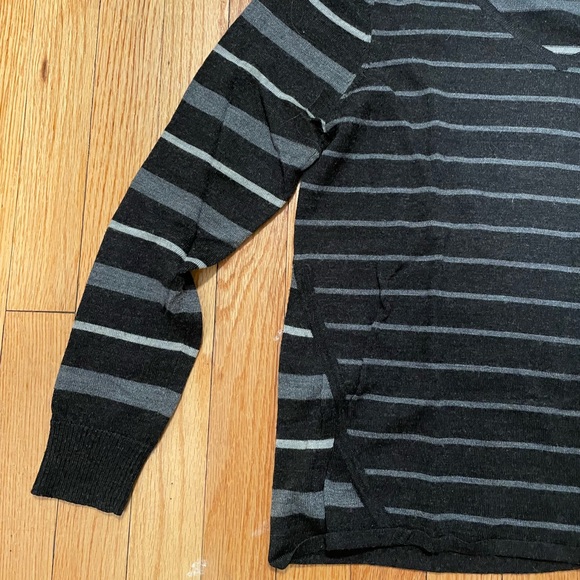 Smartwool Black Striped V-Neck Sweater - Size S - Picture 2 of 5